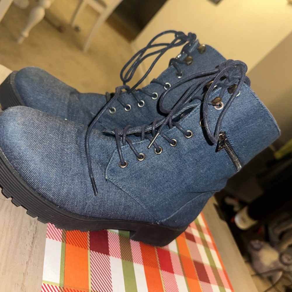 Women’s blue jeans color boots size 8 - Picture 7 of 7